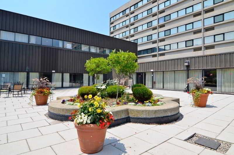 Ramada By Wyndham Buffalo Downtown Kültér fotó